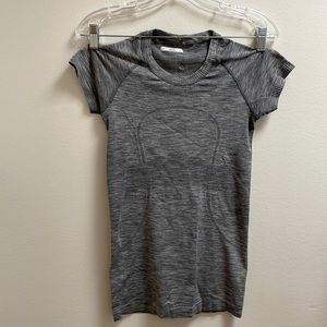 Lululemon Swifty Tech Shirt Size 4